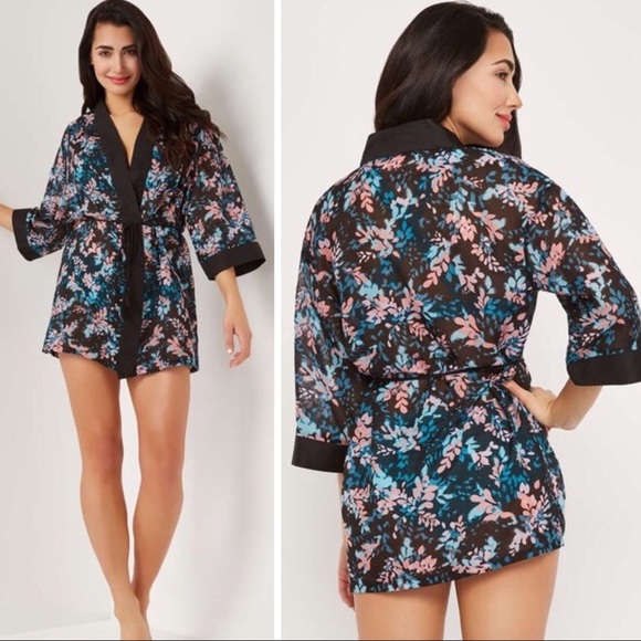 Floral Print Black Trim Short Kimono Robe - Picture 8 of 8